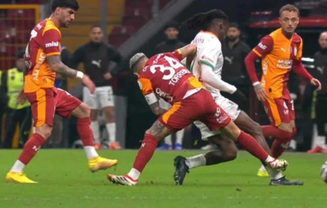 SARI KART MI, SADECE FAUL MÜ? 