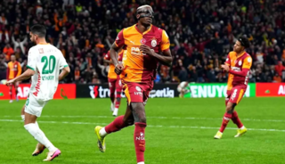 Victor Osimhen bu sezonki gol sayısını 17&rsquo;ye &ccedil;ıkardı
