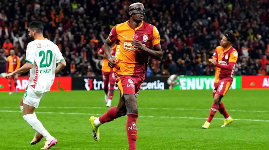 Victor Osimhen bu sezonki gol sayısını 17&rsquo;ye &ccedil;ıkardı