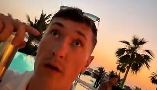 L&uuml;ks otelde f&uuml;ze paniği: Fenomen isim o anları paylaştı!