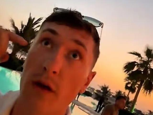 L&uuml;ks otelde f&uuml;ze paniği: Fenomen isim o anları paylaştı!