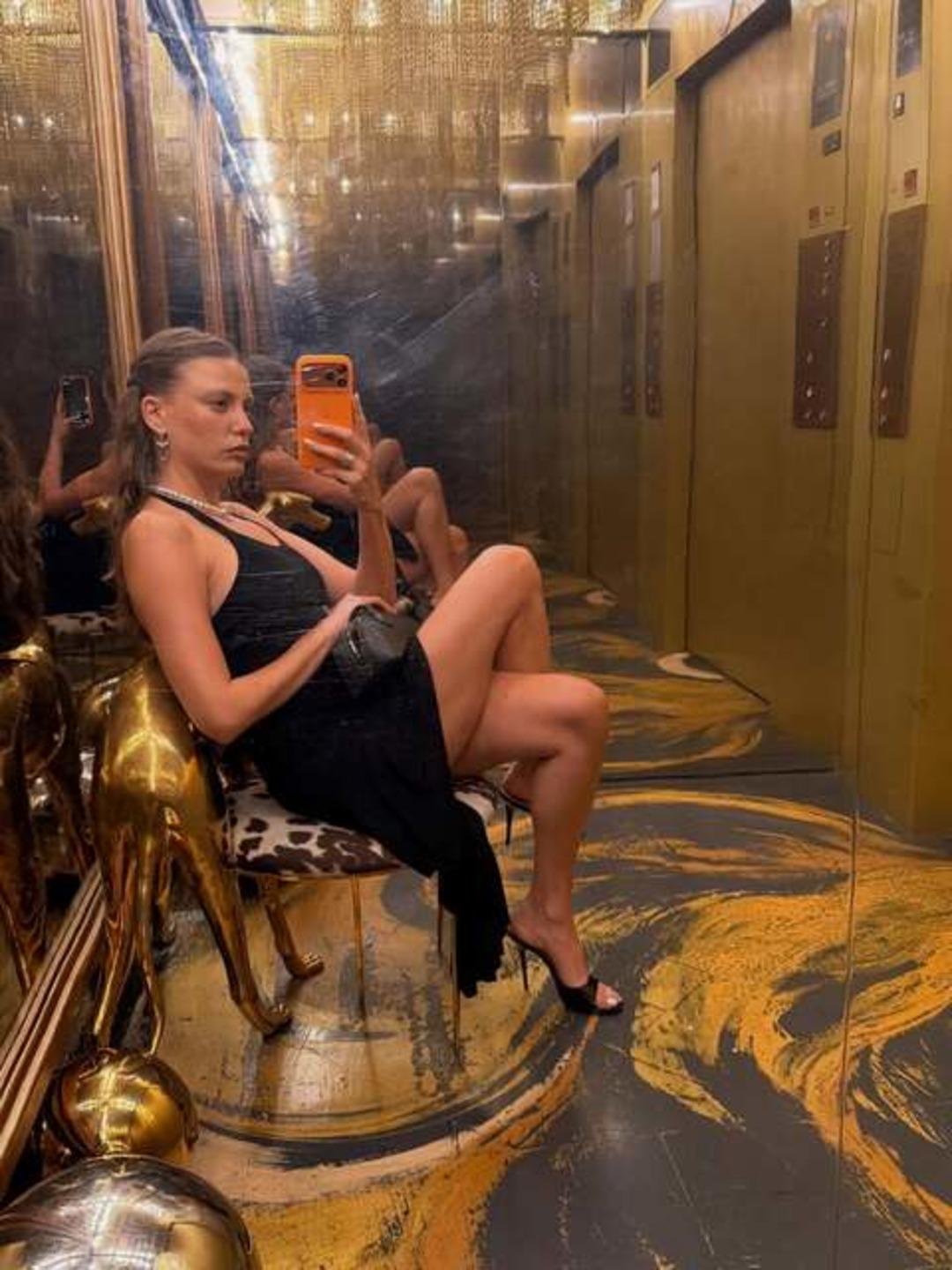 Serenay Sarıkaya beyaz bikinisiyle fiziğini sergiledi 3