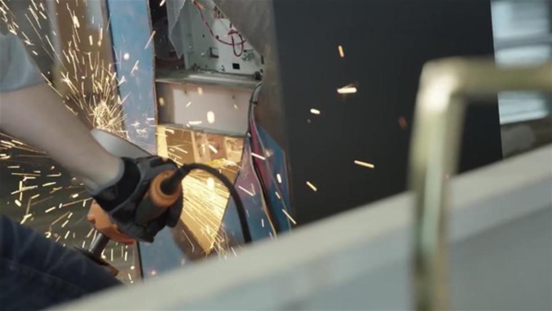 ATM cihazını kestiler!