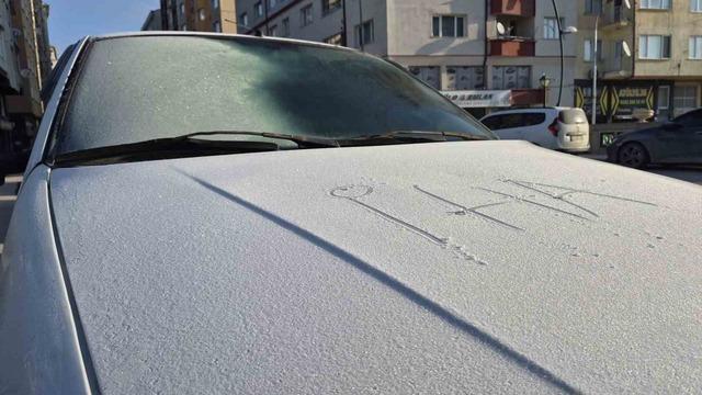 Eskişehir’deki soğuklar arabaları etkiledi