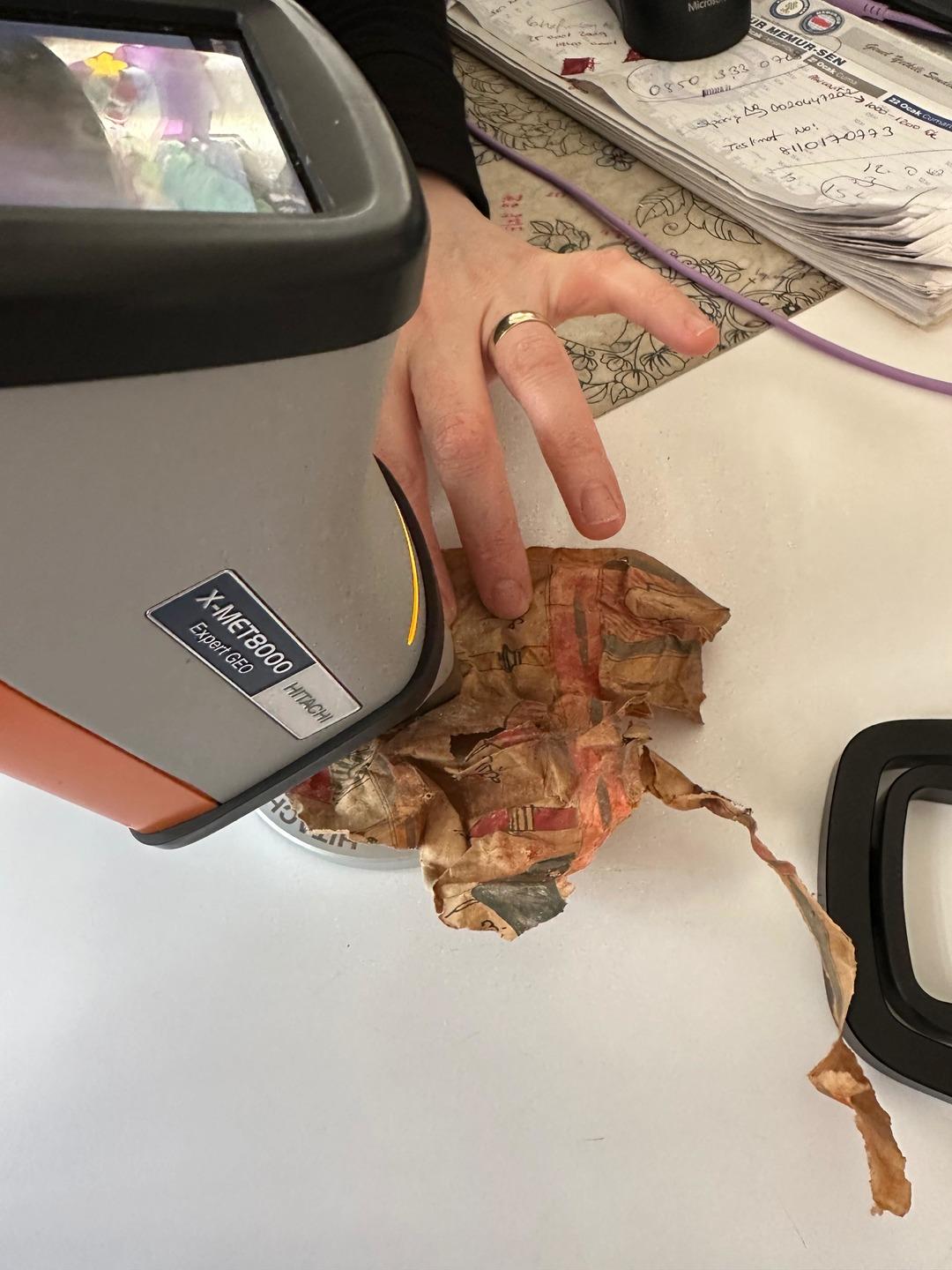 K&uuml;tahya&rsquo;da 300 par&ccedil;a sır: Duvar oyuğundan Mekke planı &ccedil;ıktı! 7