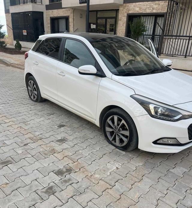 Park halindeki aracın lastikleri kesildi 2