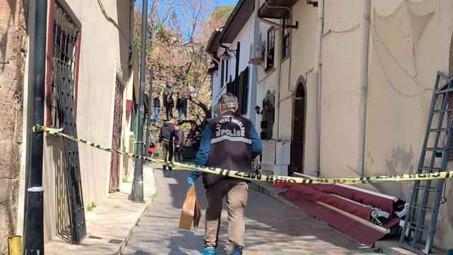 &rsquo;Neden video &ccedil;ekiyorsun&rsquo; tartışması kanlı bitti: 3 yaralı 10