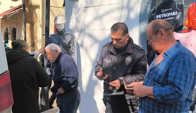 &rsquo;Neden video &ccedil;ekiyorsun&rsquo; tartışması kanlı bitti: 3 yaralı 5