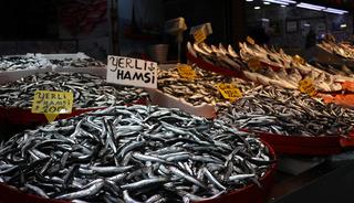 'Yeniden d&ouml;n&uuml;şt&uuml; yaptı, fiyatı da uygun' Tezgahlar doldu, ilgi &ccedil;ok