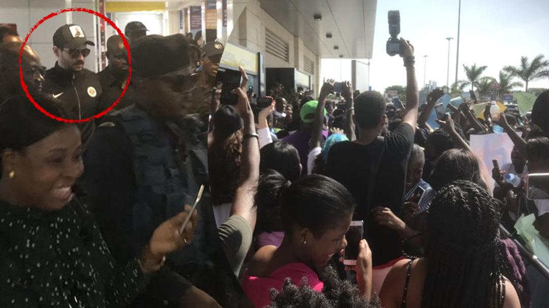 &Uuml;nl&uuml; oyuncu Tolgahan Sayışman Afrika'da izdiham yarattı