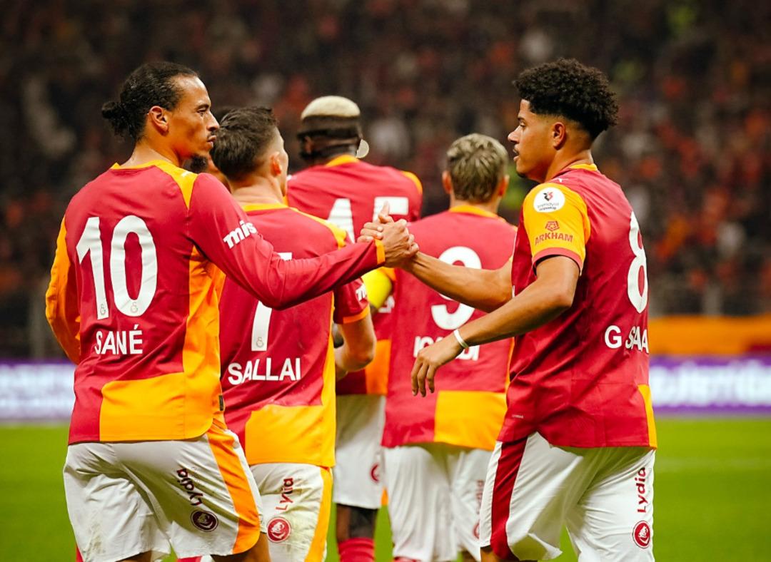 Hasan Şaş tan Galatasaray ın yıldızlarına zehir zemberek sözler! "Sane döküldü, bu sol kanatla şampiyon olunmaz!" 1