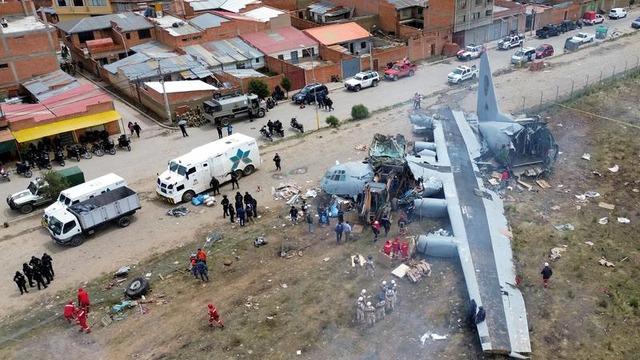 Bolivya'da kargo uçağı düştü: Hayatını kaybedenlerin sayısı 22'ye yükseldi