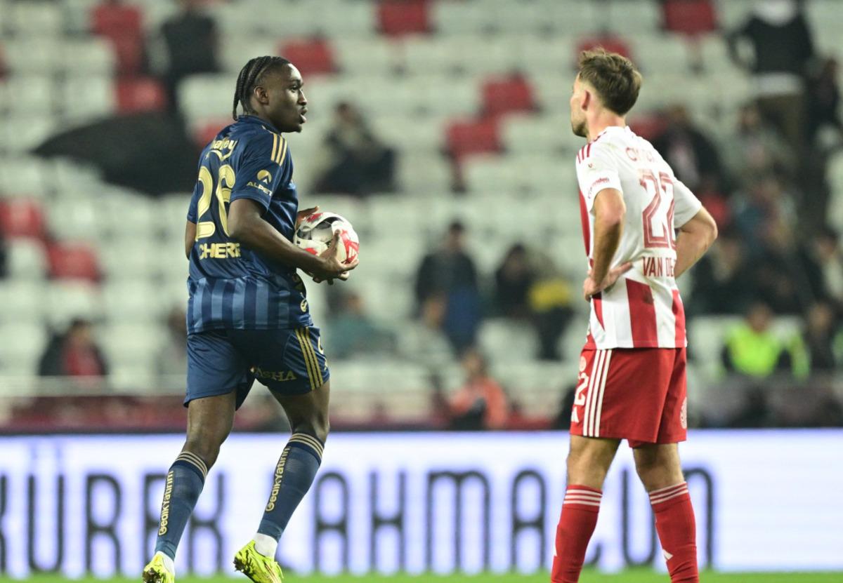 (Özet) Hesap.com Antalyaspor - Fenerbahçe Maçı Özeti ve Tüm Önemli Anları 7