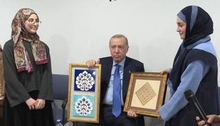 Erdoğan &uuml;niversite &ouml;ğrencileri ile bir araya geldi