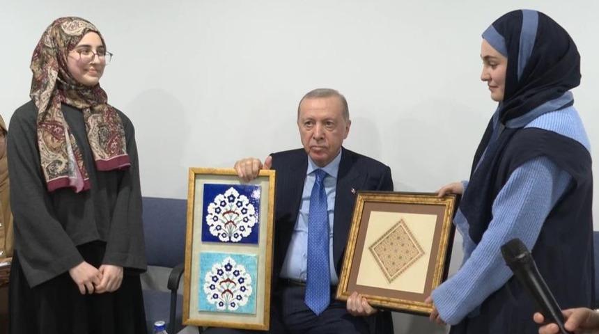 Cumhurbaşkanı Erdoğan &uuml;niversite &ouml;ğrencileri ile bir araya geldi