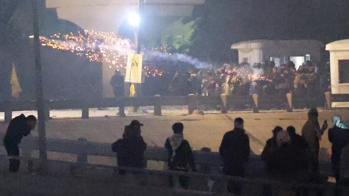 Bağdat sokakları karıştı! İran destekçisi göstericiler Yeşil Bölge'ye girmeye çalıştı - Dünya Haberleri