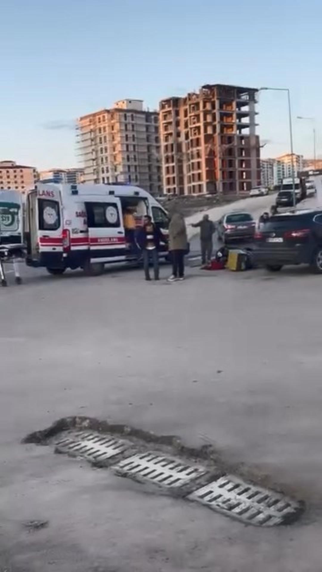 Elazığ’da motosiklet ile otomobil çarpıştı: 1 yaralı 2