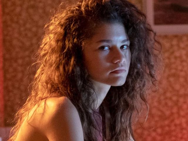 En yakını a&ccedil;ıkladı: Yakışıklı oyuncuyla gizlice evlendi