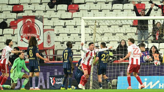 Fenerbahçe rekor bedele almıştı! Performansıyla Nihat Kahveci'yi çıldırttı 