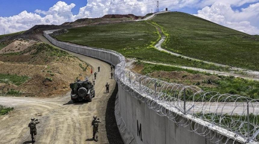 Bakan Bolat duyurdu: T&uuml;rkiye-İran arasında yolcu ge&ccedil;işleri durduruldu