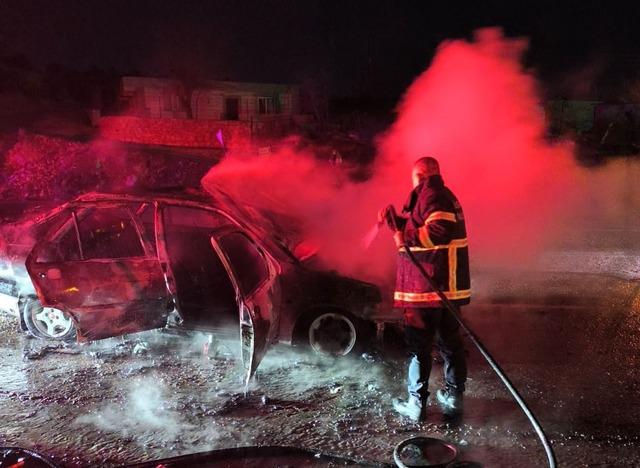 Hareket halindeyken alev alan otomobil yandı 4