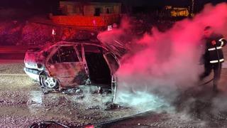 Hareket halindeyken alev alan otomobil yandı