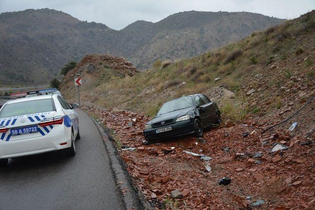 Sivas’ta trafik kazası: 3 yaralı