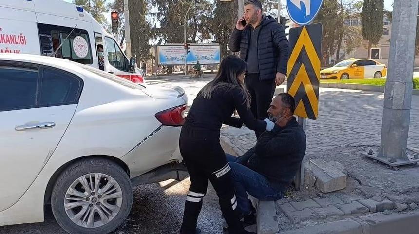 İki otomobilin &ccedil;arpışması sonucu 1 kişi yaralandı