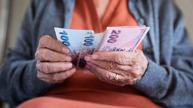 Emekli ikramiyesine zam gelecek mi? AK Parti'den net mesaj geldi