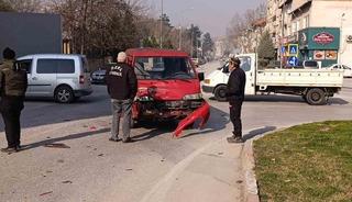 Bursa&rsquo;da trafik kazası: 3 yaralı