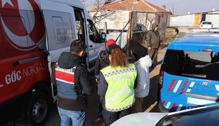 Kırşehir'de 19 d&uuml;zensiz g&ouml;&ccedil;men yakalandı