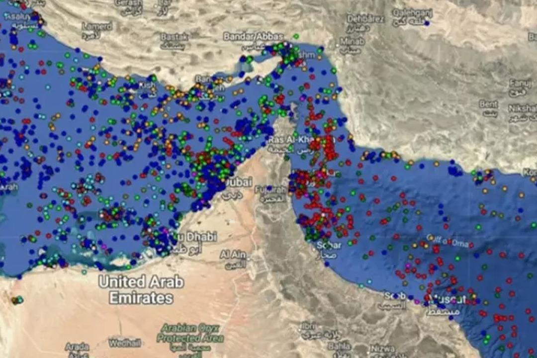 H&uuml;rm&uuml;z Boğazı kilitlendi! 700 den fazla gemi bekliyor, sevkiyat y&uuml;zde 86 d&uuml;şt&uuml; 1