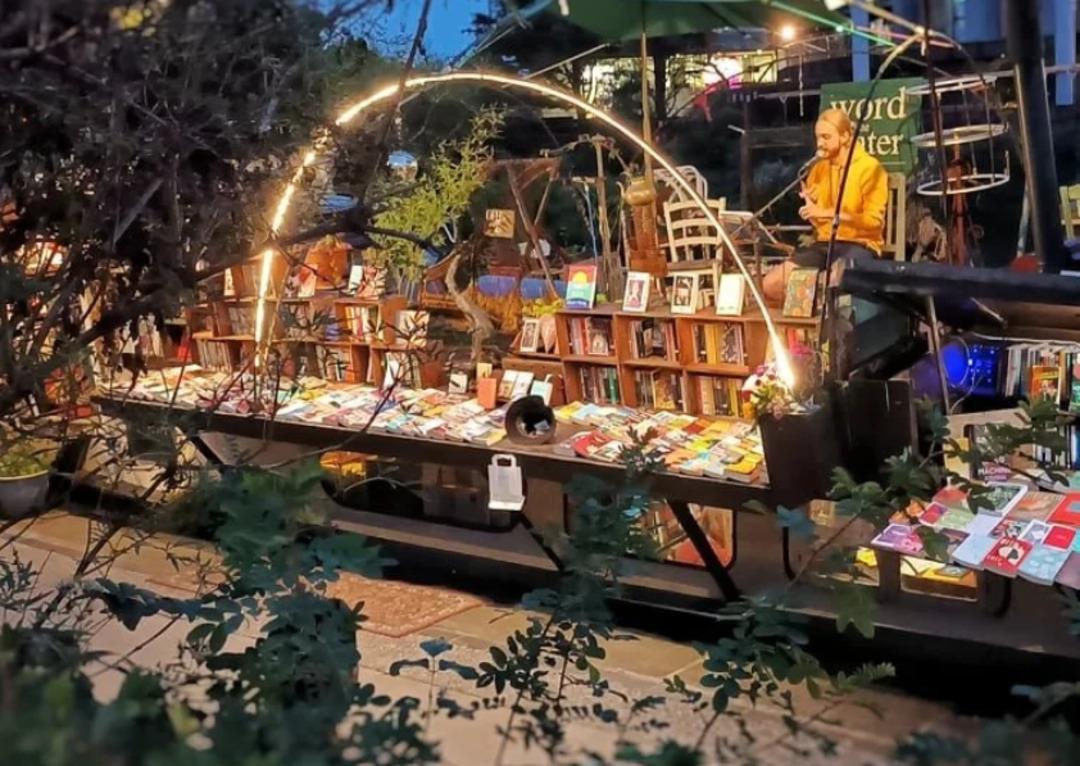 D&uuml;nyanın en g&uuml;zel kitap&ccedil;ıları: Y&uuml;zeni bile var! 2