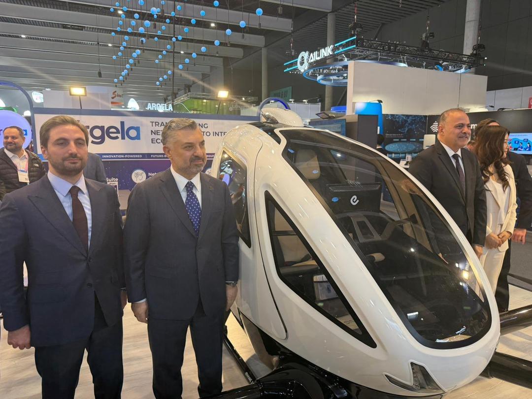 T&uuml;rk Telekom dan MWC 2026 da dikkat &ccedil;eken iş birliği: Hava ulaşımında yeni d&ouml;nem başlıyor! CEO Ebubekir Şahin: "&Uuml;lkemizin y&uuml;ksek teknoloji ihra&ccedil; etme hedefine &ouml;nc&uuml;l&uuml;k ediyoruz&rdquo;  3