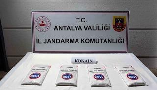 Antalya&rsquo;da 1 kilo 380 gram kokain ele ge&ccedil;irildi, 2 ş&uuml;pheli tutuklandı