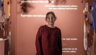 G&uuml;liz Kayahan'ın son sergisi "Hi&ccedil; Gitmeyecekmiş Gibi" Modern sanatseverlerle buluşuyor!