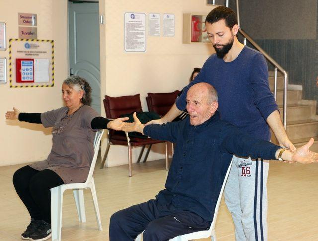 Parkinson hastaları için özel program