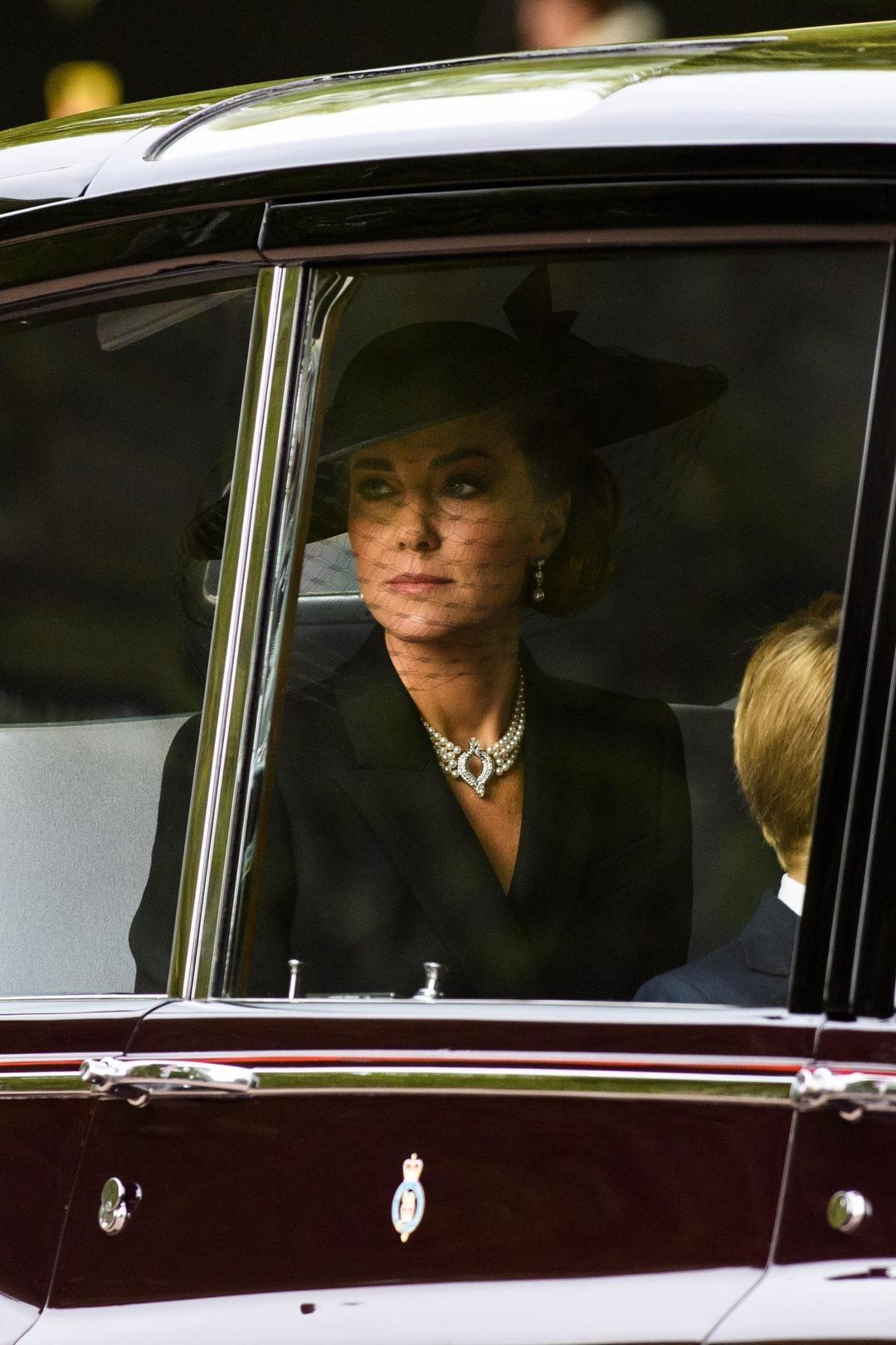 Bakışlardaki Gizem: Vualet 1