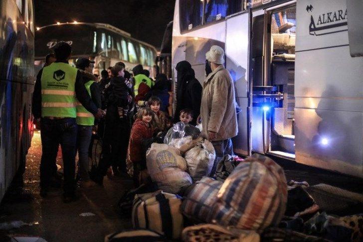 Duma'dan tahliye edilenler Cerablus ve El Bab'a gelecek  G1