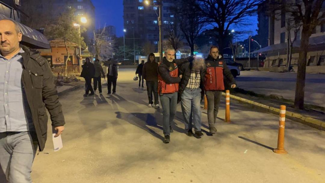 Eskişehir de Atat&uuml;rk e hakaret eden şahıs tutuklandı 1