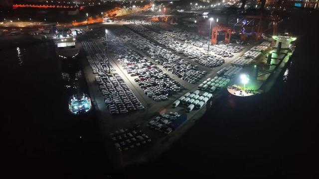 2026 model sıfır araçlar Türkiye'ye geldi! Haydarpaşa Limanı'nda sabaha kadar süren mesai