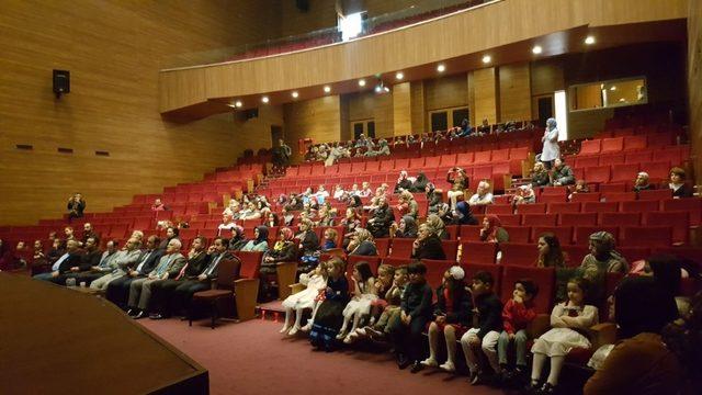 Öğrencilerden 2 Nisan’a özel program