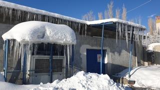 Termometreler eksi 18’i gördü, binalarda 3 metrelik buz sarkıtları oluştu