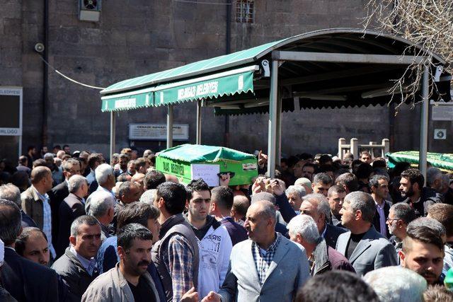 Kayseri’deki kazada hayatını kaybeden kadın toprağa verildi