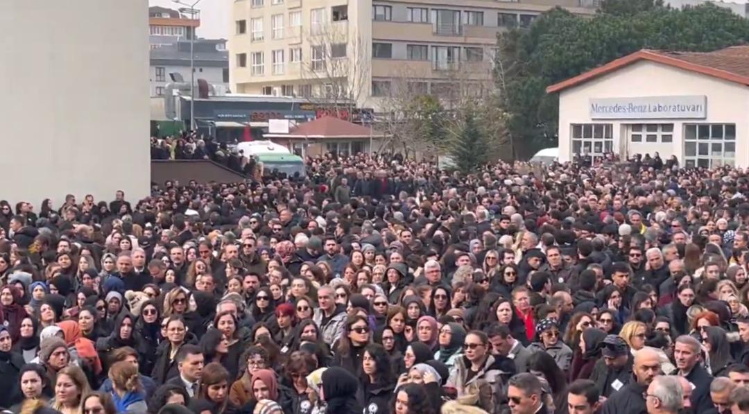 T&uuml;rkiye bu cinayeti konuştu! Fatma Nur &ouml;ğretmenin cenaze t&ouml;reni d&uuml;zenlendi 1