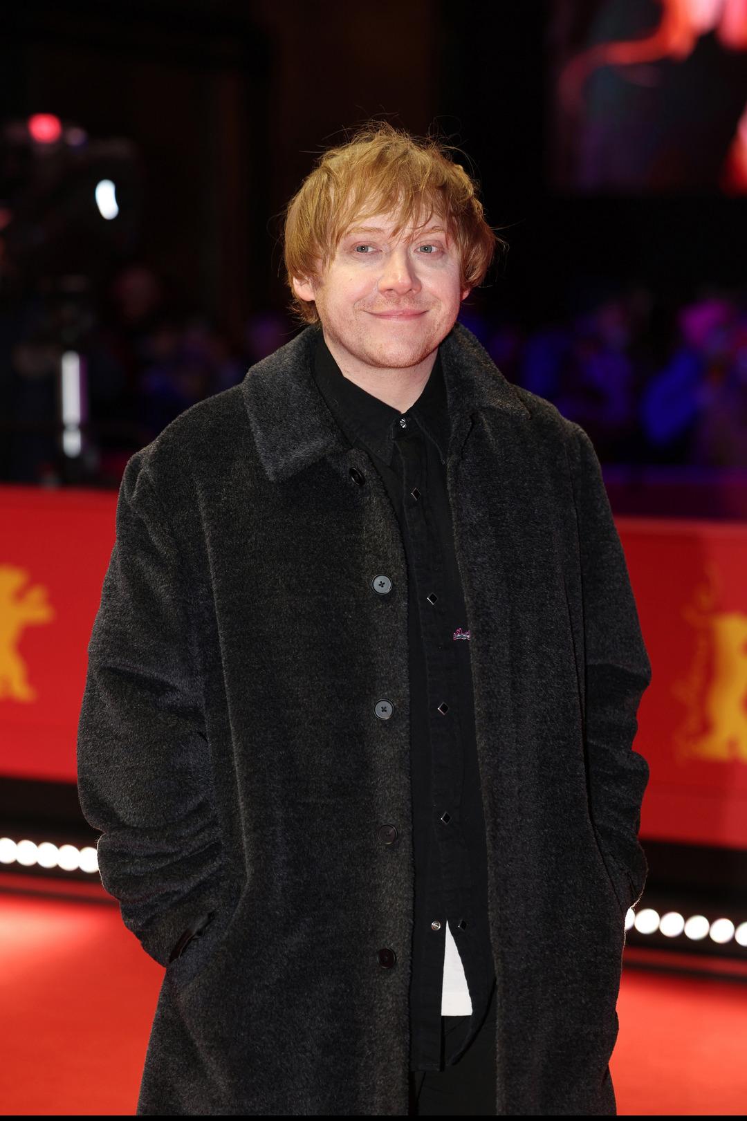 Rupert Grint&rsquo;in 3,5 milyon sterlinlik evi &ldquo;lanetli&rdquo; &ccedil;ıktı! Kapısının dibine 2 bin tane yapacaklar 1
