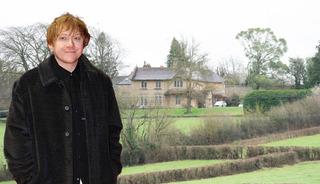 Rupert Grint&rsquo;in 3,5 milyon sterlinlik evi &ldquo;lanetli&rdquo; &ccedil;ıktı!