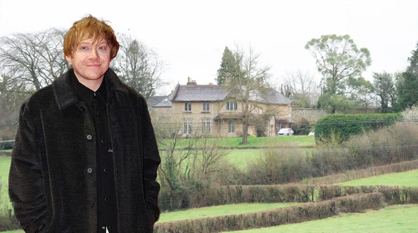 Rupert Grint&rsquo;in 3,5 milyon sterlinlik evi &ldquo;lanetli&rdquo; &ccedil;ıktı! Kapısının dibine 2 bin tane yapacaklar