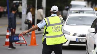 Dur ihtarına uymadı, pahalıya patladı! Polisten kaçan sürücüye 420 bin lira ceza