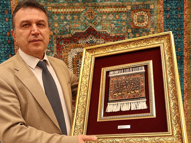 D&uuml;nyanın en k&uuml;&ccedil;&uuml;ğ&uuml; ama değer bi&ccedil;ilemiyor